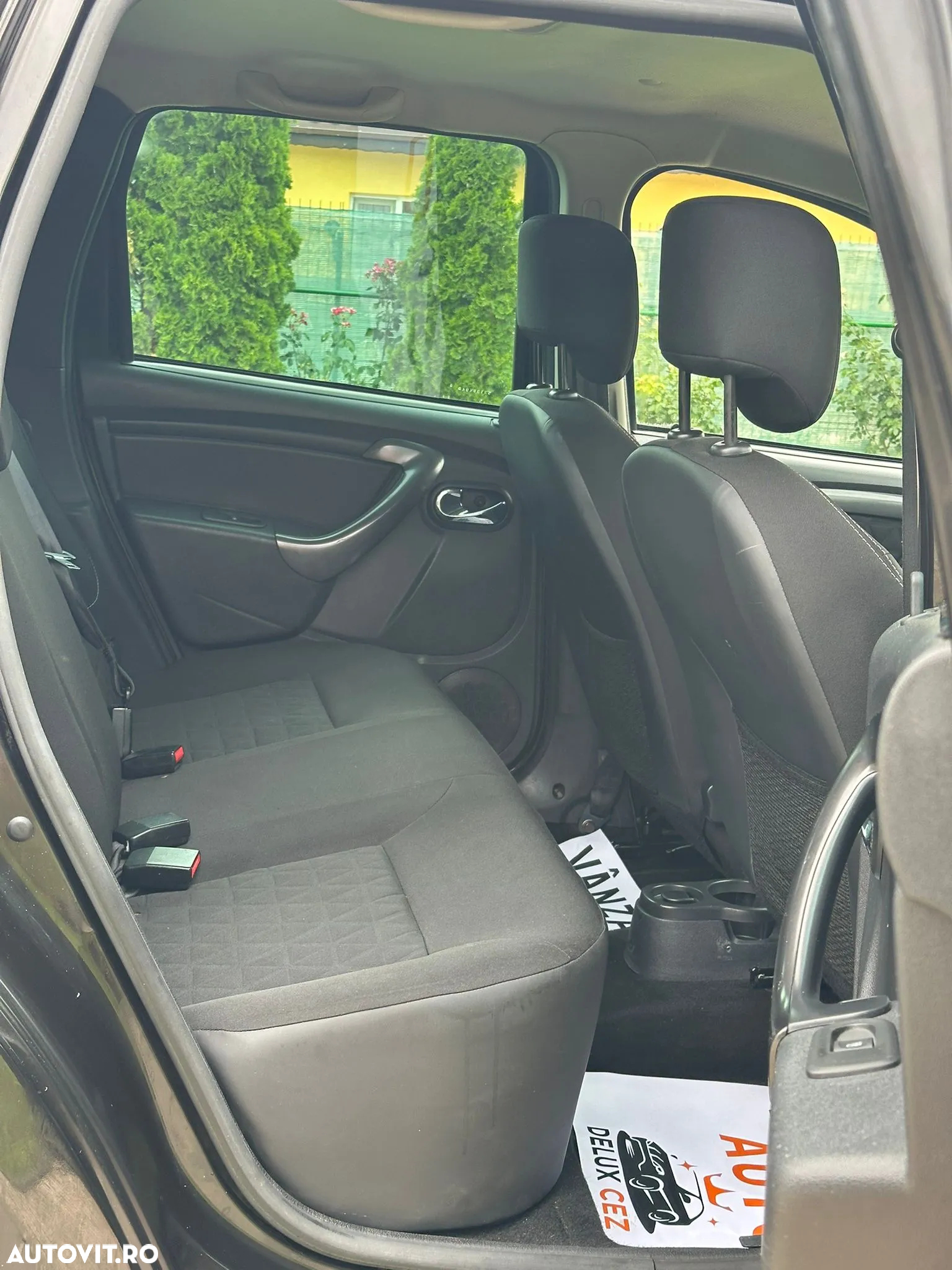 Dacia Duster 1.5 dCi 4x2 Laureate - 9