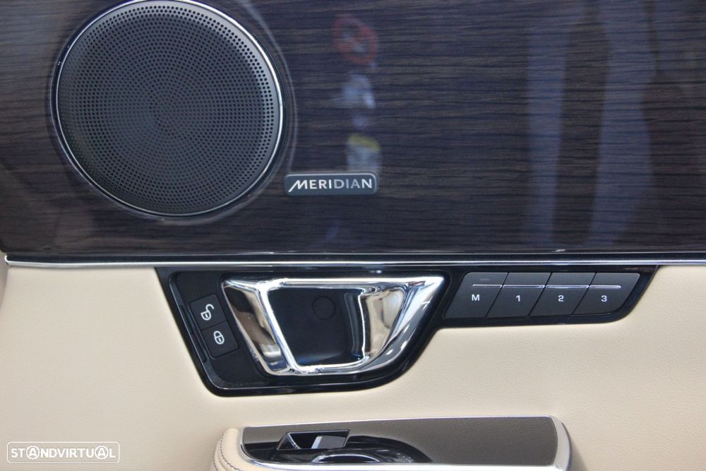 Jaguar XJ 3.0 D V6 Premium Luxury - 26