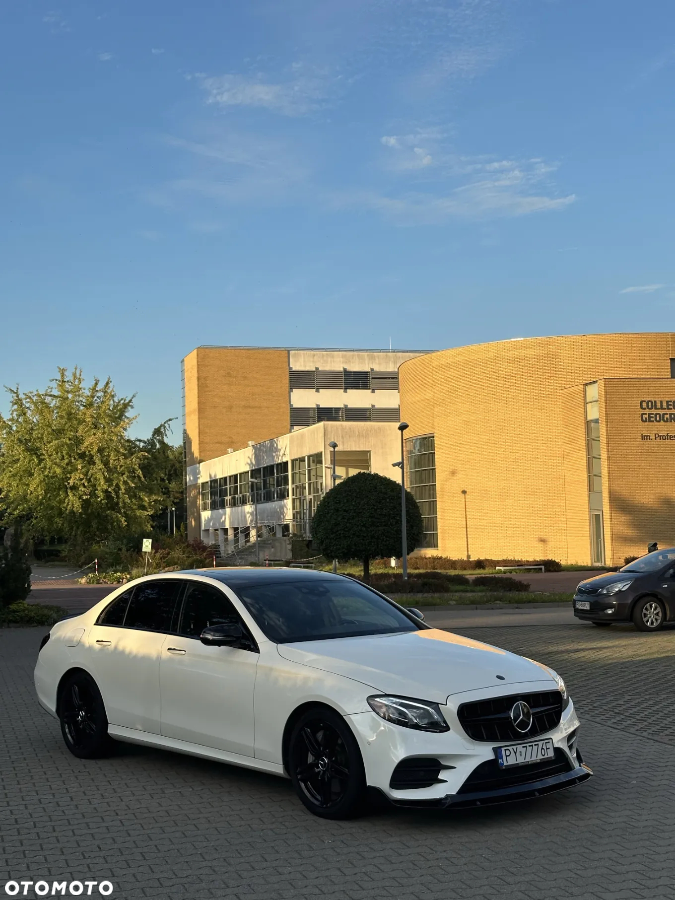 Mercedes-Benz Klasa E 300 9G-TRONIC - 14