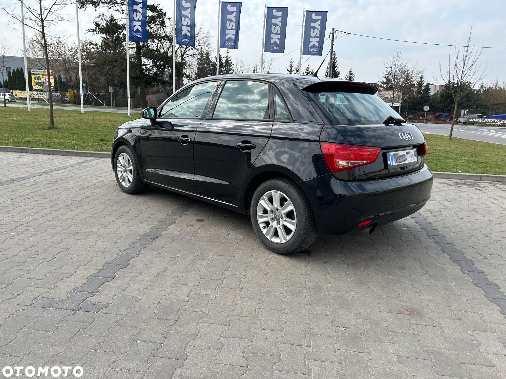 Audi A1 1.6 TDI Attraction S tronic - 1