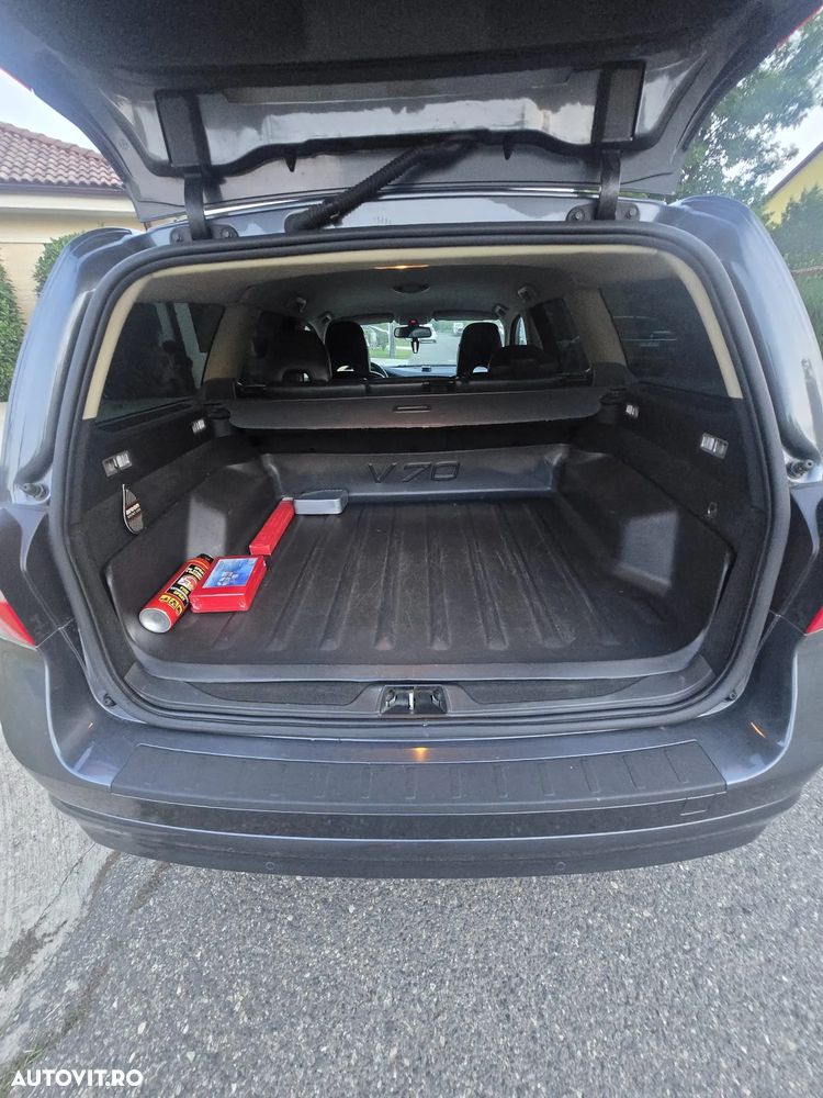 Volvo V70 2.4 D AWD Aut - 11