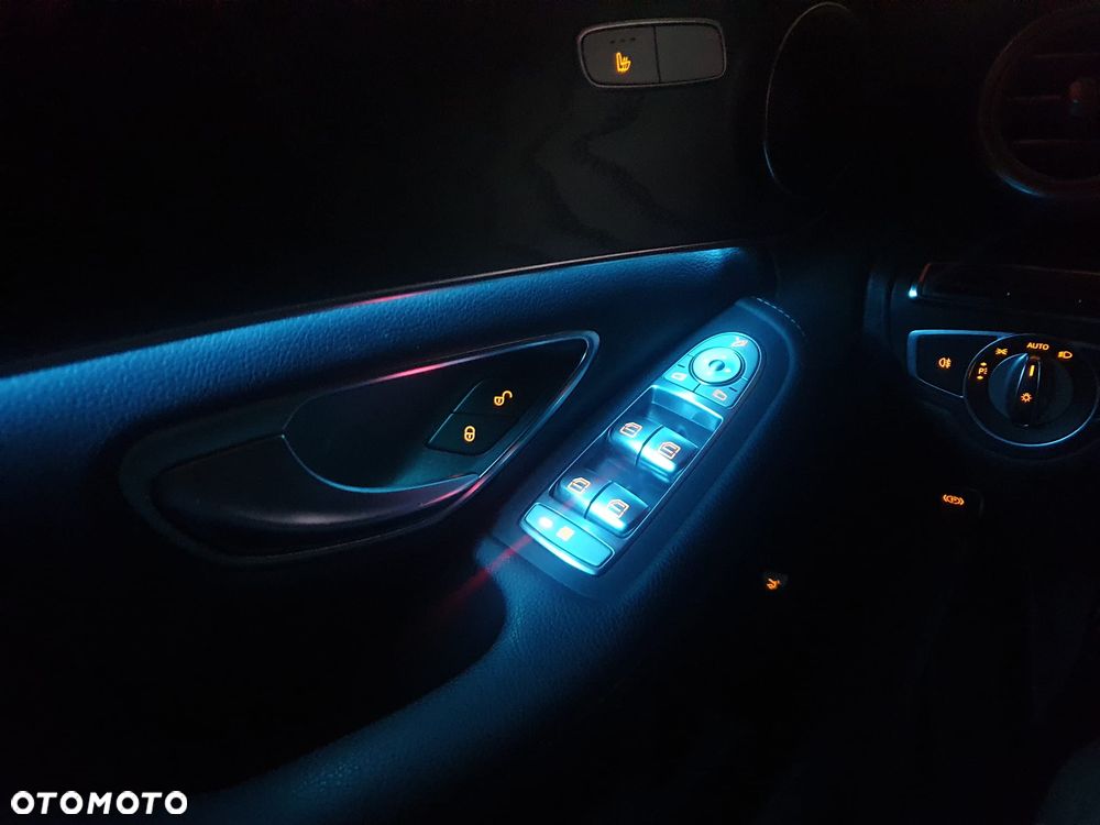 Mercedes-Benz Klasa C 200 4-Matic 9G-TRONIC - 18