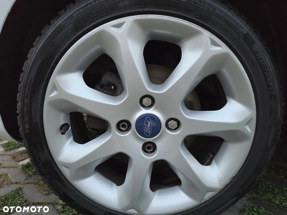 Ford Fiesta 1.25 Titanium - 37