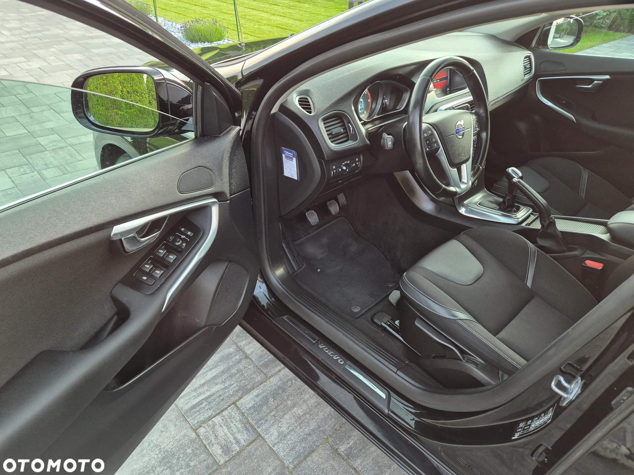 Volvo V40 D4 Drive-E Momentum - 19