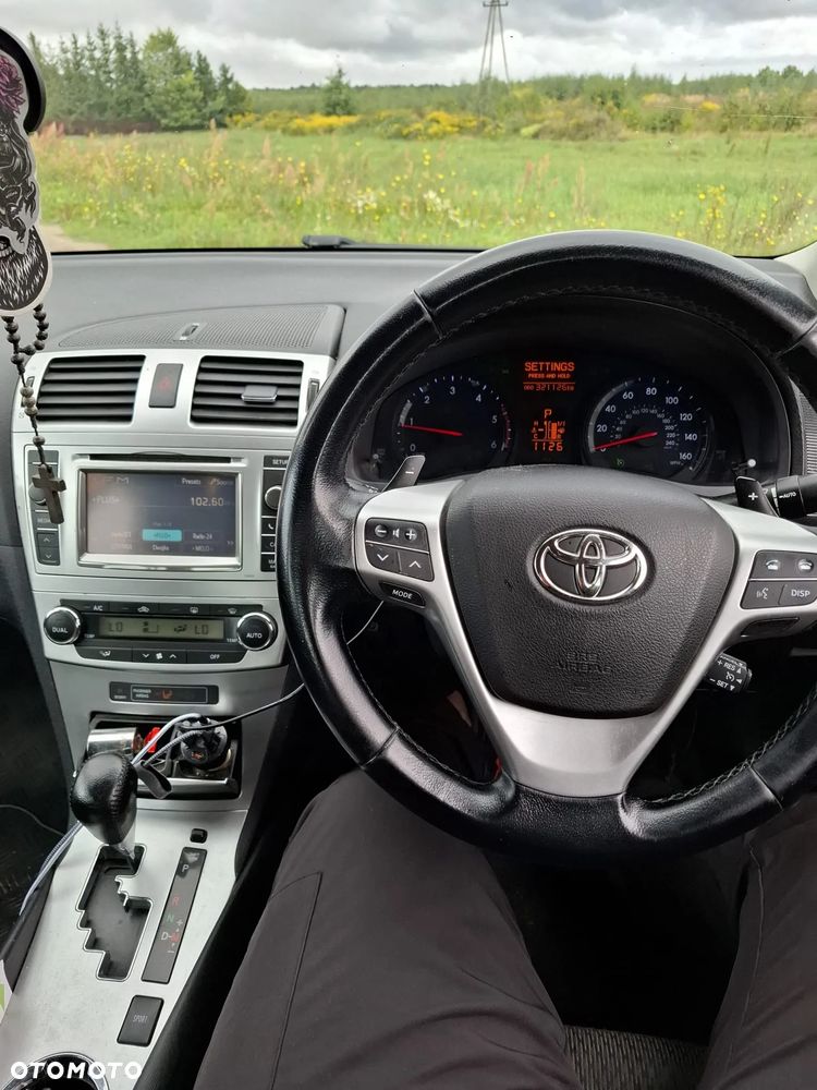 Toyota Avensis - 19