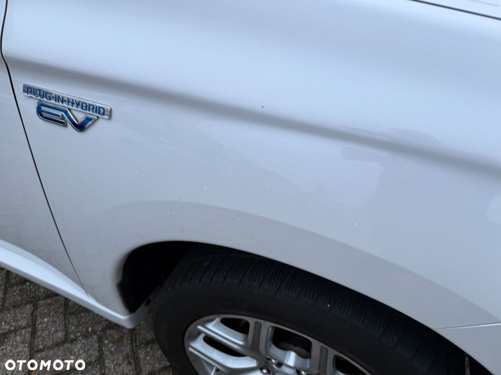 Mitsubishi Outlander - 6