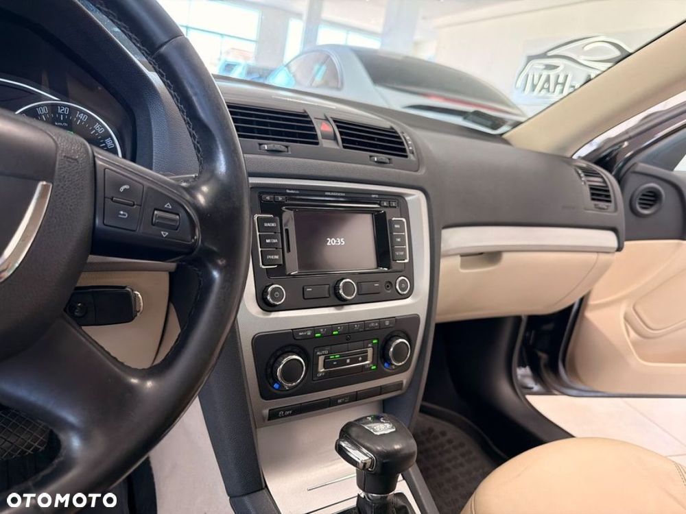 Skoda Octavia 1.6 TDI DPF DSG Active - 20