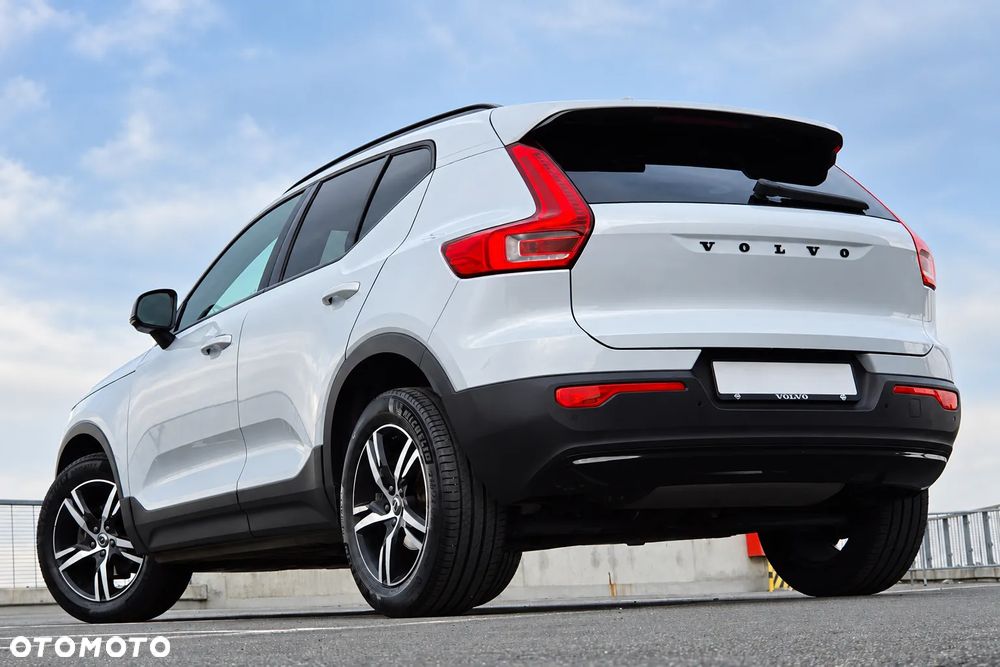 Volvo XC 40 T3 R-Design - 4