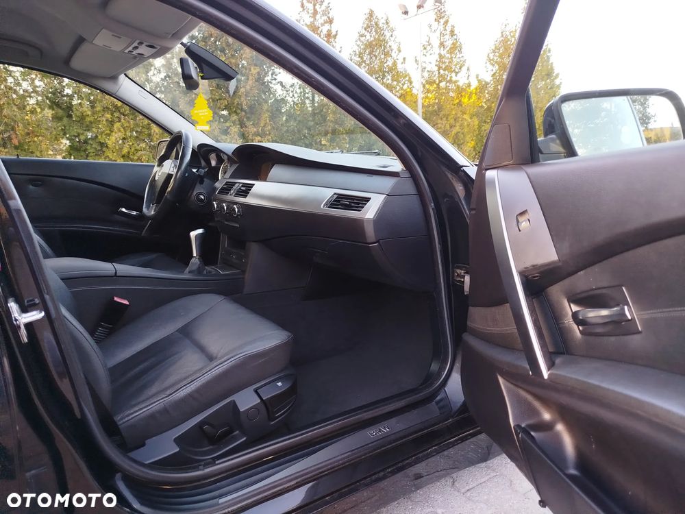 BMW Seria 5 520i - 20