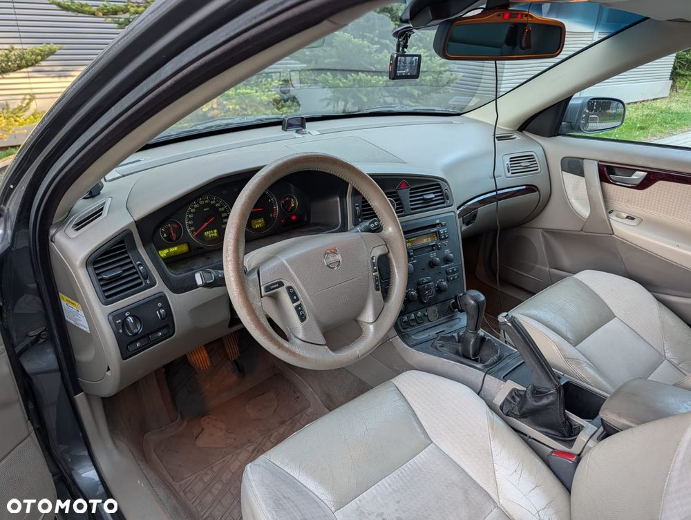 Volvo V70 2.4D5 Momentum - 9