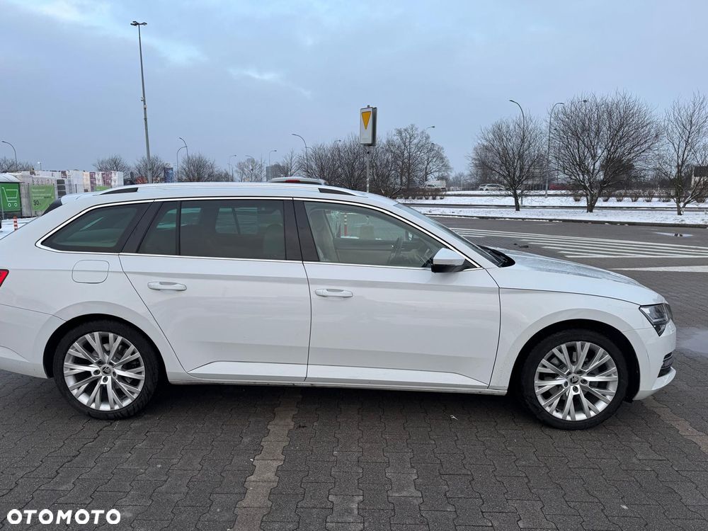 Skoda Superb 2.0 TDI SCR Style DSG - 4