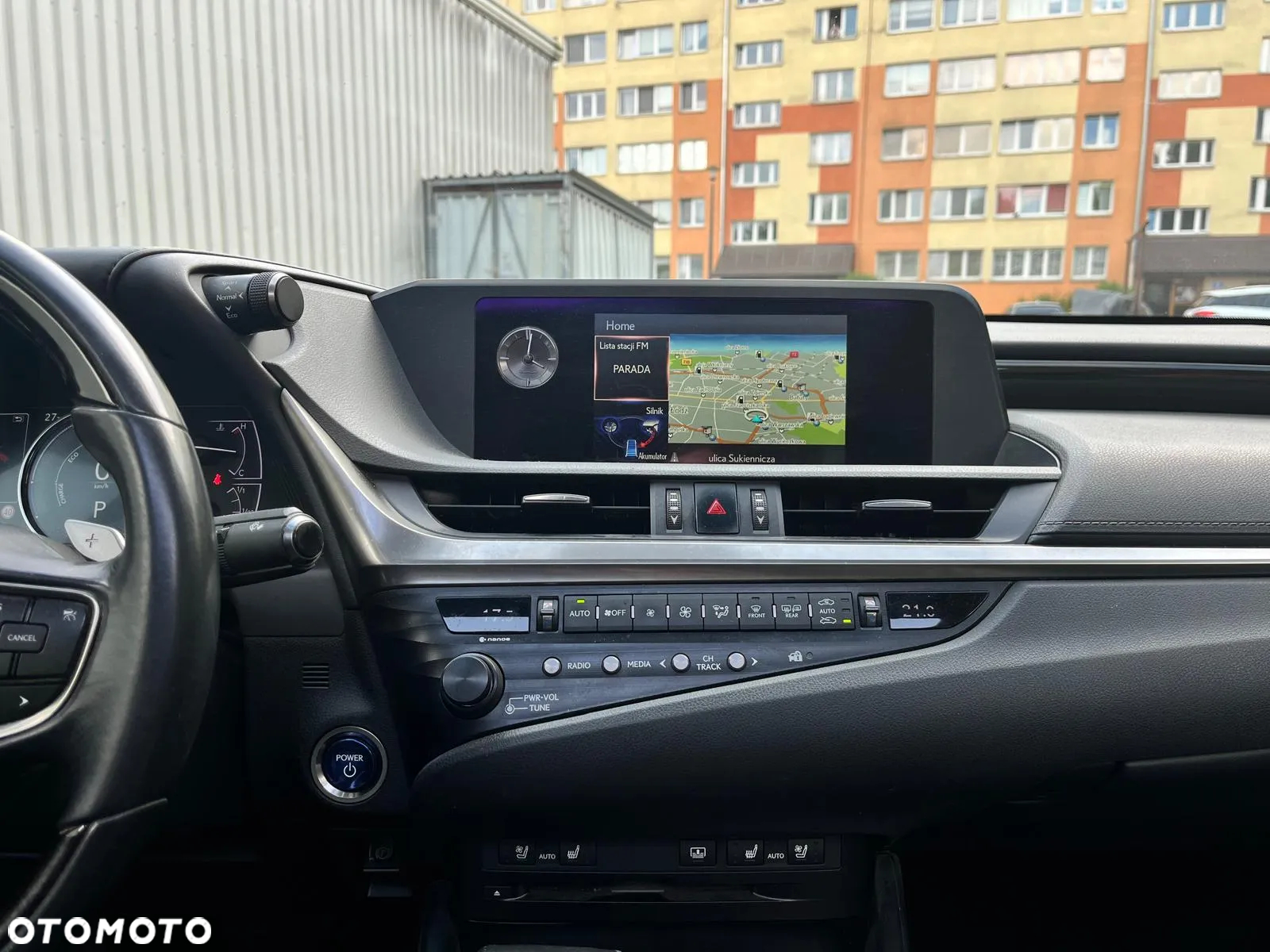 Lexus ES 300h Luxury Line - 29