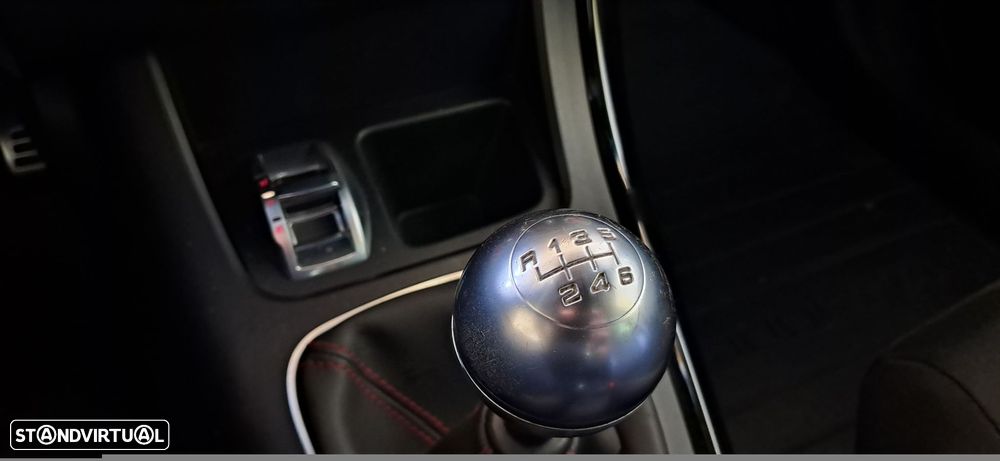 Alfa Romeo Giulietta 1.6 JTDm Distinctive - 10