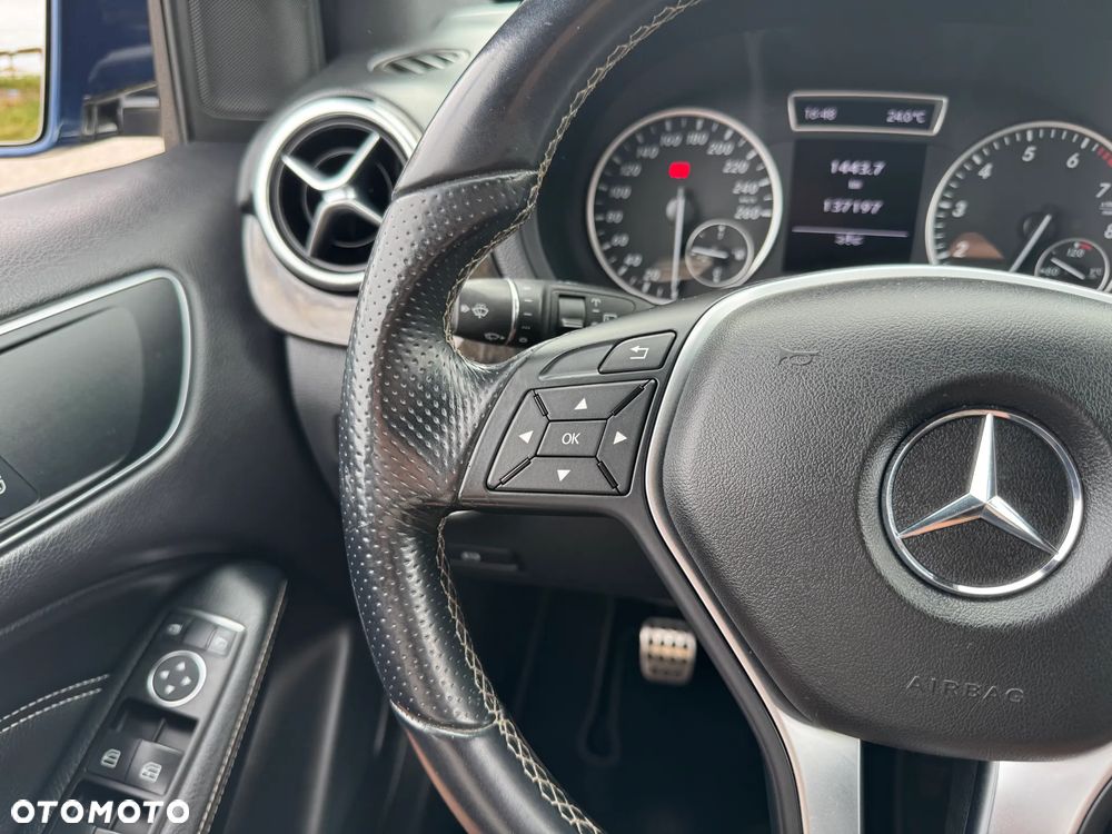 Mercedes-Benz Klasa B 200 Edition - 14