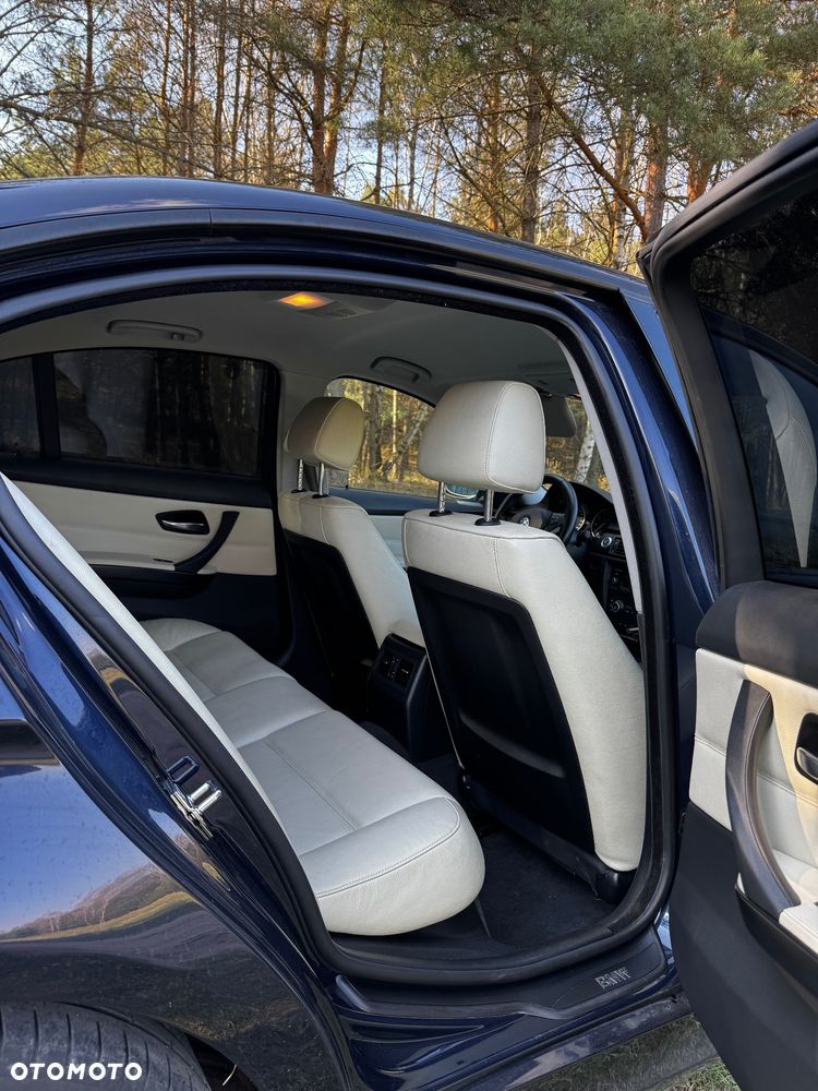 BMW Seria 3 320i - 19
