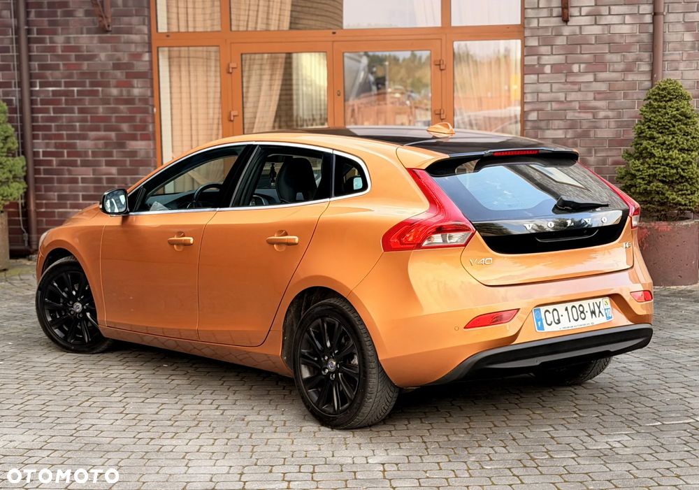Volvo V40 D2 R Design - 18