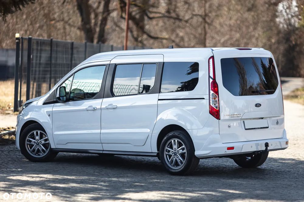 Ford Tourneo Connect Grand - 16