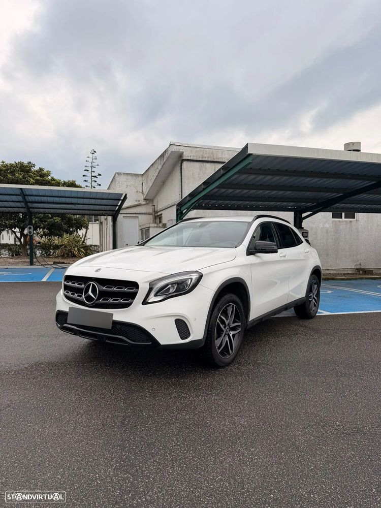 Mercedes-Benz GLA 180 - 1