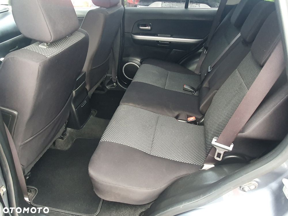 Suzuki Grand Vitara 2.0 Comfort + Family - 16