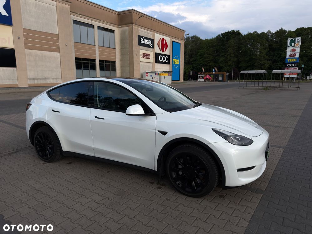 Tesla Model Y Long Range AWD - 6