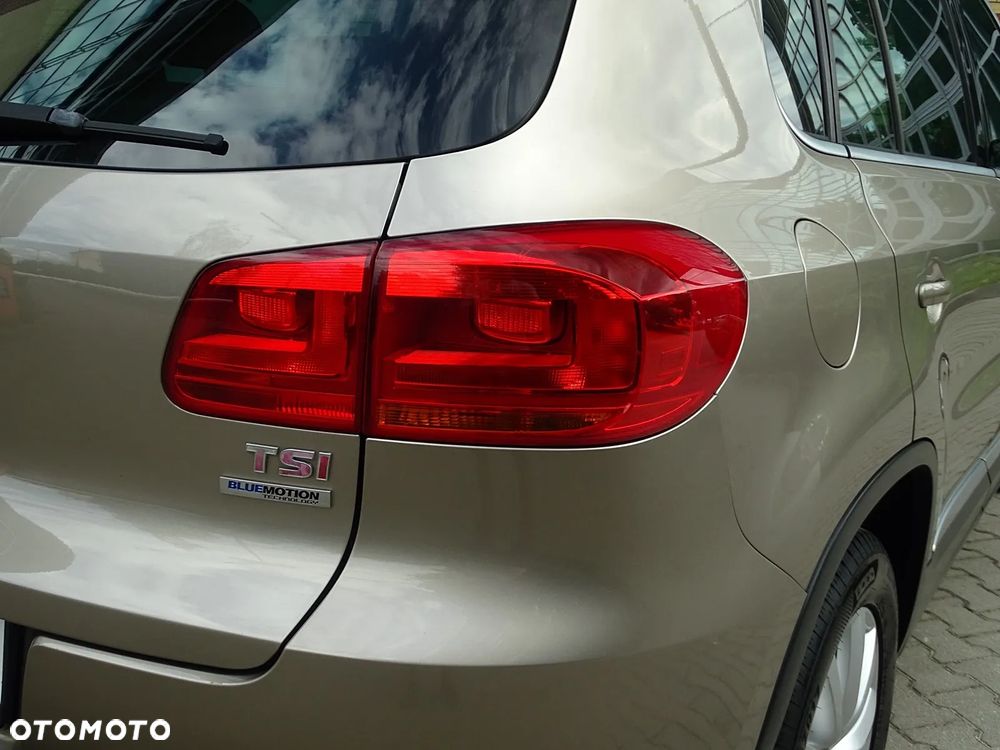 Volkswagen Tiguan 2.0 TDI DPF BlueMotion Technology Sport & Style - 24