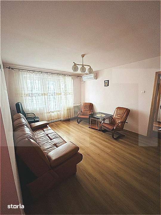 Apartament cu 3 camere si garaj, Botosani — fotografia 1