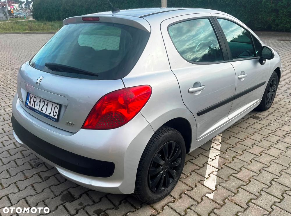 Peugeot 207 2009 photo 5