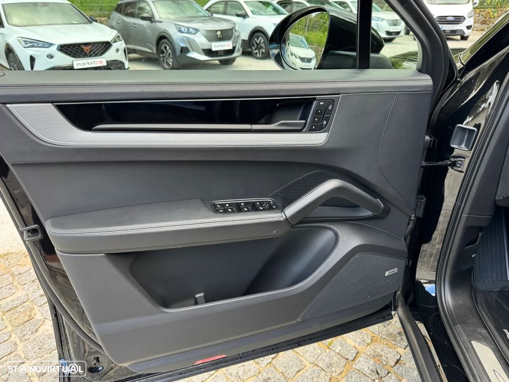 Porsche Cayenne Coupé S E-Hybrid - 16