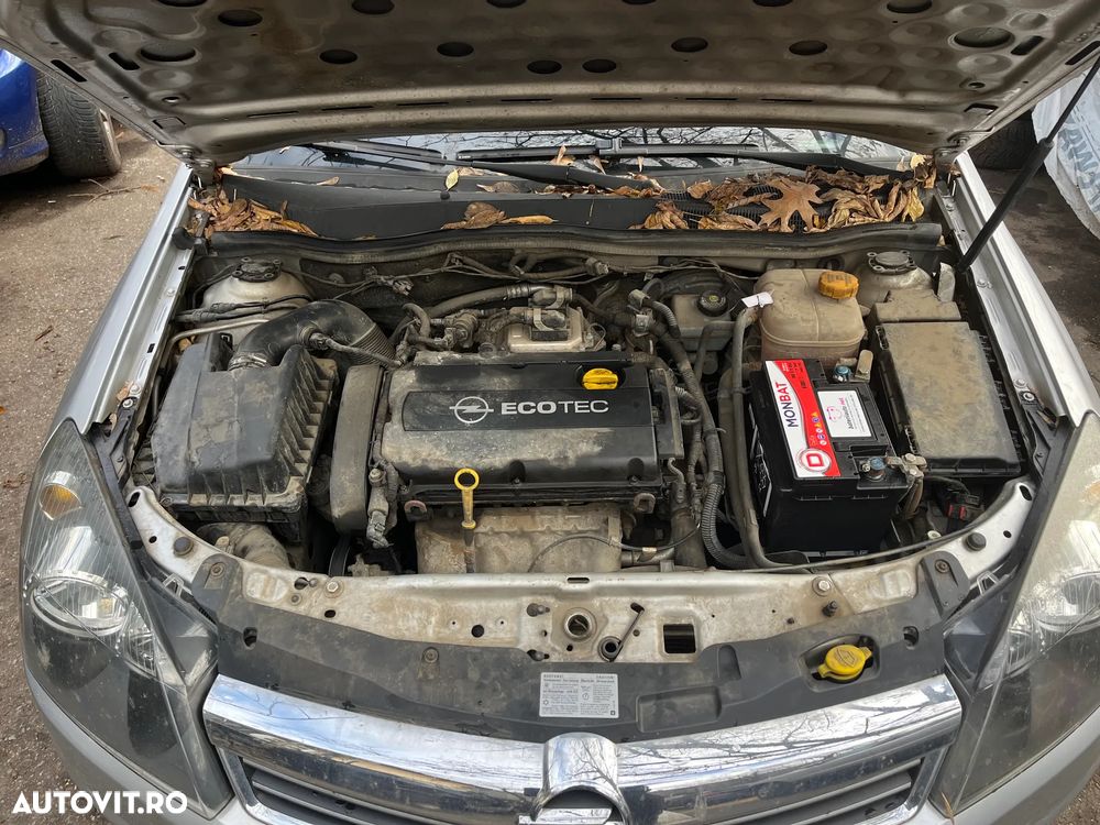 Dezmembrez Opel Astra H sedan facelift 1,6 benzina 2008 Z157 argintiu gri - 9