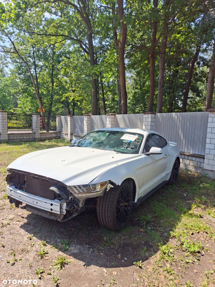 Ford Mustang - 2