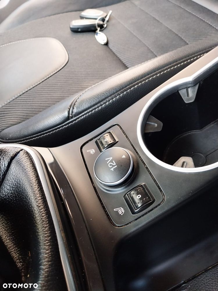 Ford Kuga - 24
