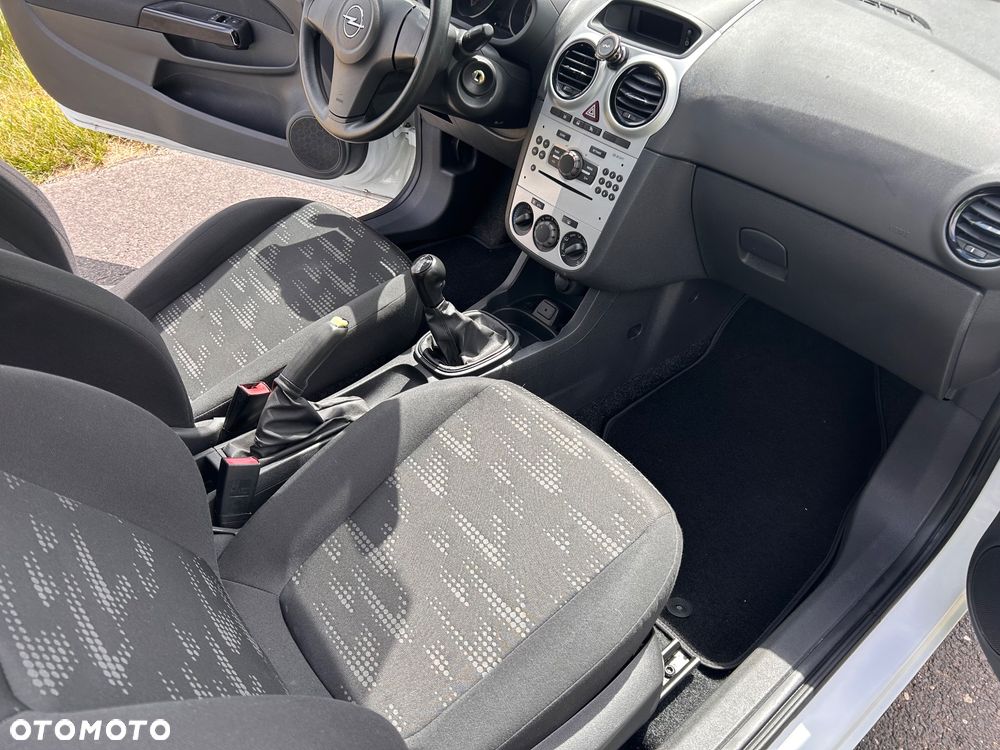 Opel Corsa 1.2 16V Cosmo - 17