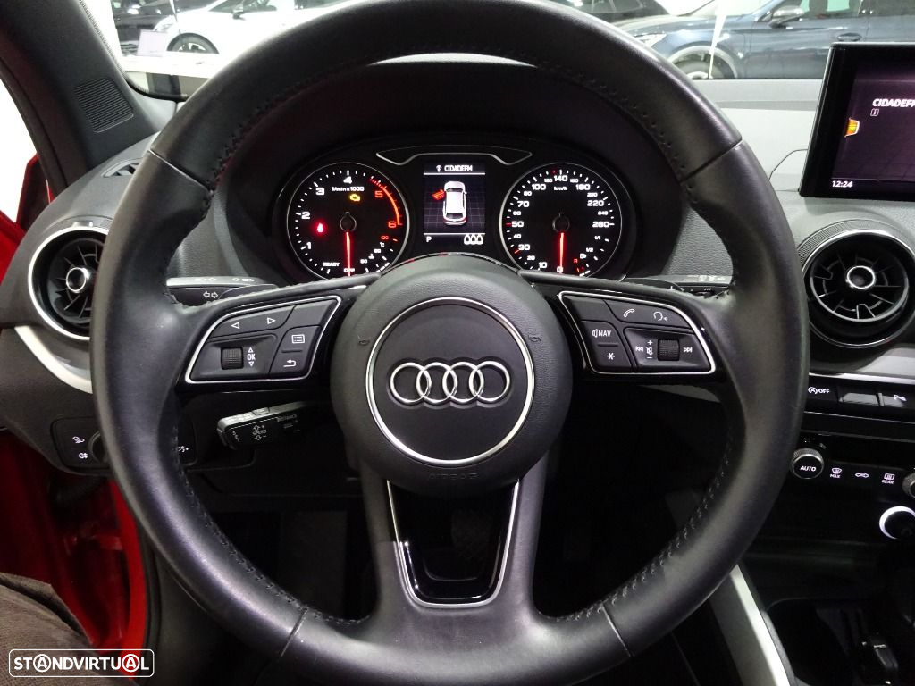 Audi Q2 30 TDI Design S tronic - 12