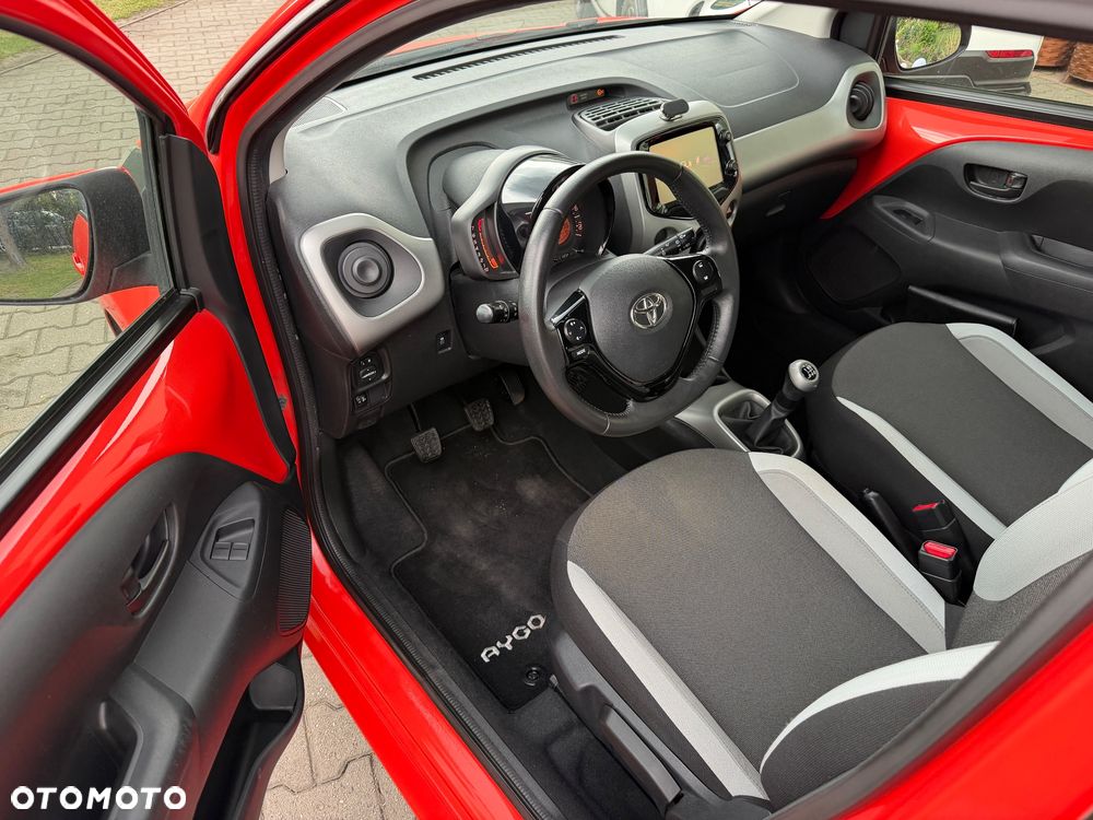 Toyota Aygo x-clusiv - 18