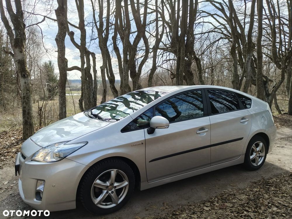 Toyota Prius (Hybrid) - 33