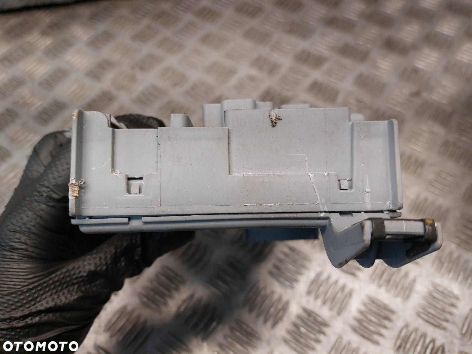SKRZYNKA BEZPIECZNIKÓW PRZEKAŹNIKÓW FIAT PUNTO 2012 1.2 8V 00505311270 - 5