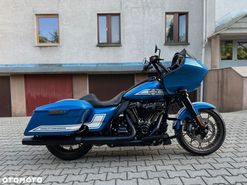 Harley-Davidson Touring Road Glide - 1