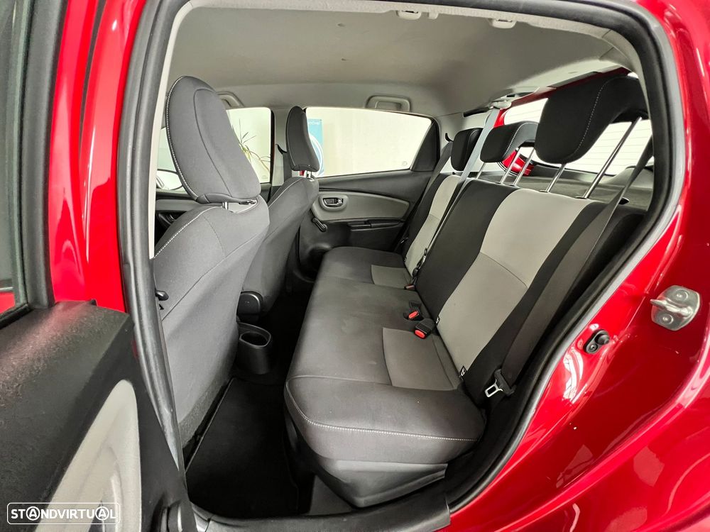 Toyota Yaris 1.5 HSD Comfort +P.Style+P.Techno - 10