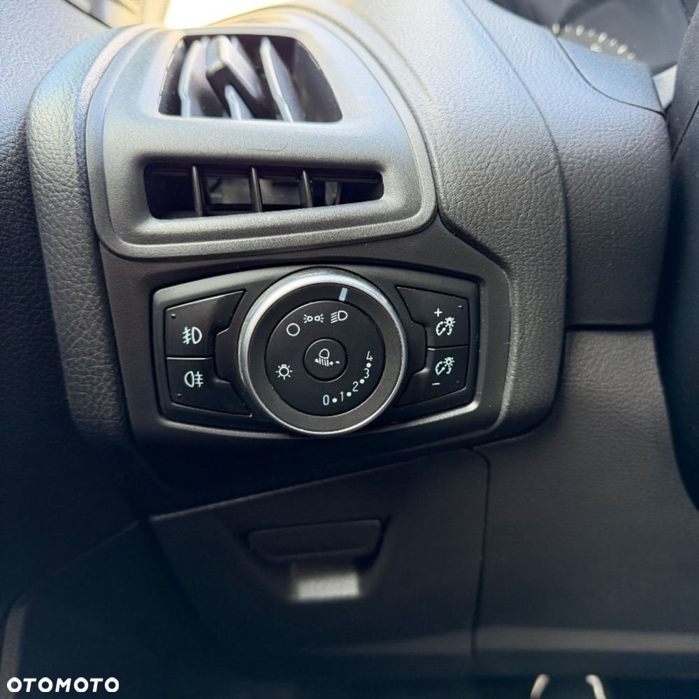 Ford Focus - 37