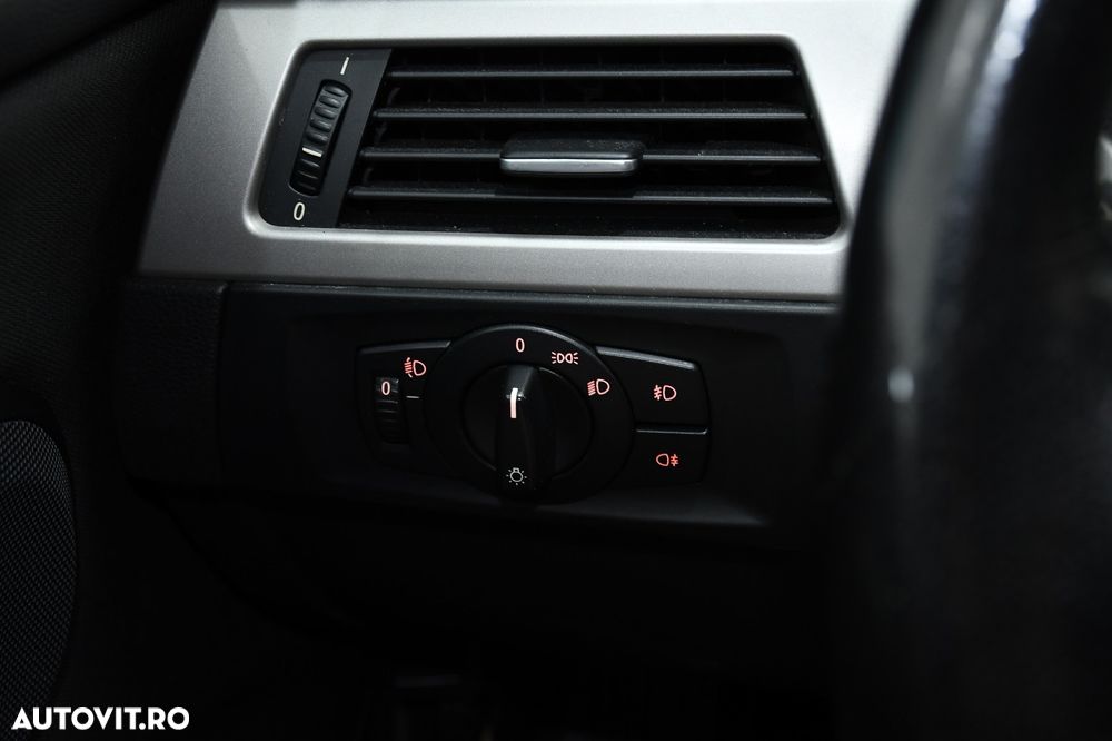 BMW Seria 3 318i - 13