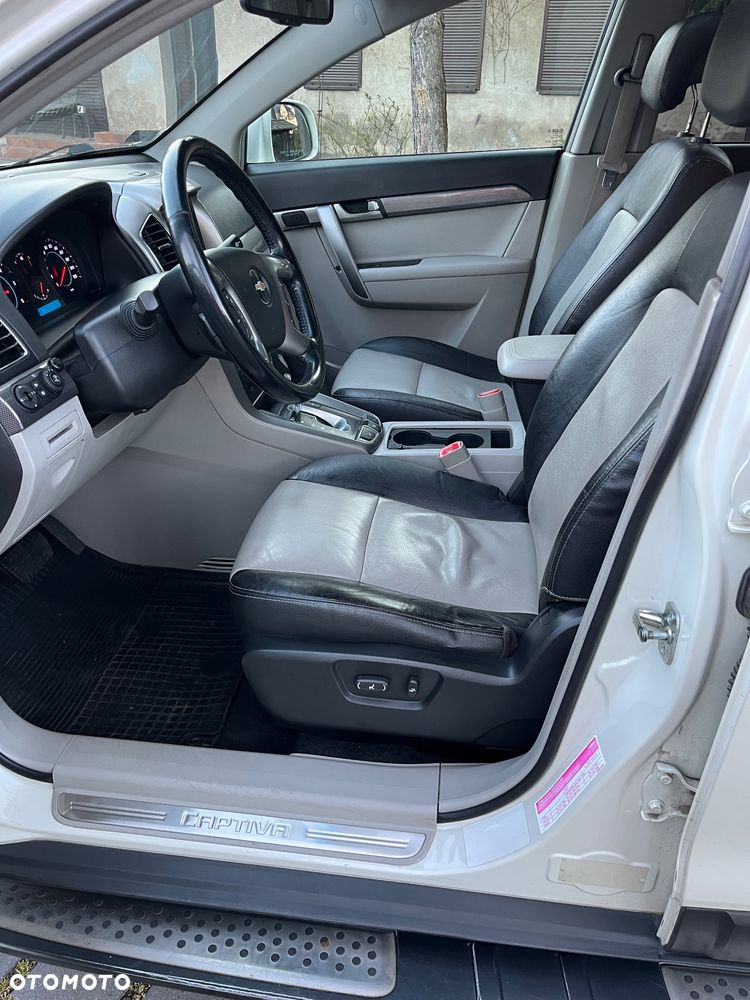 Chevrolet Captiva 2.2 D LTZ - 30