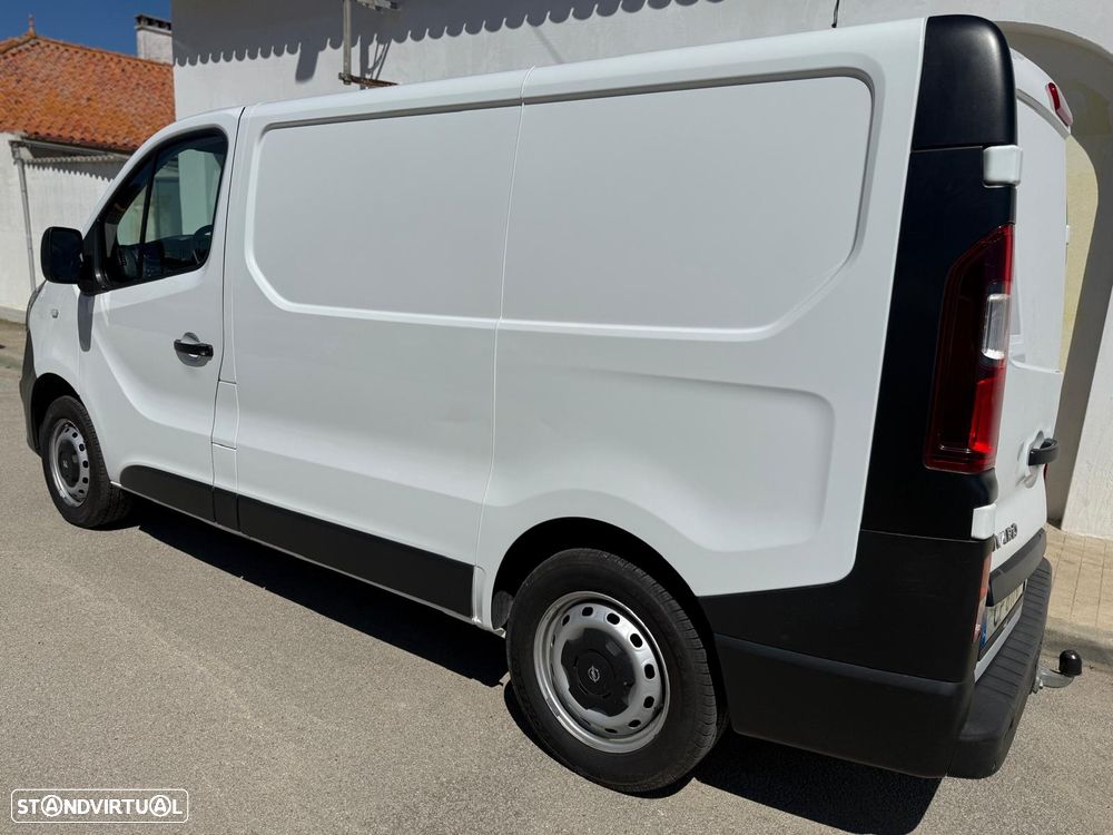 Opel Vivaro - 8