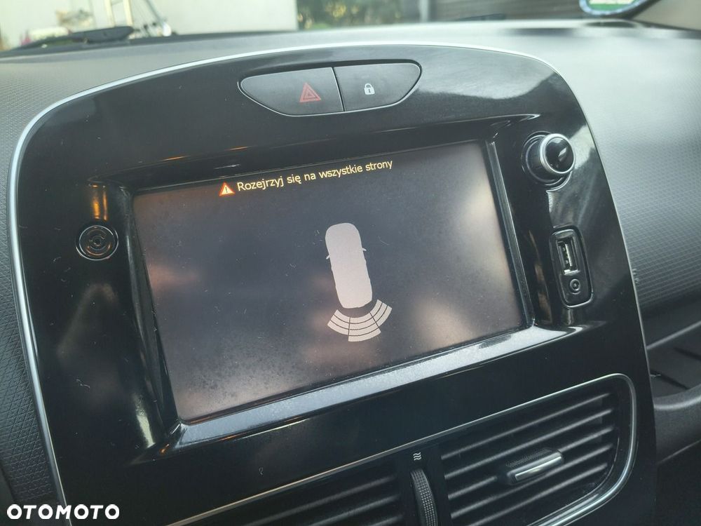 Renault Clio - 19
