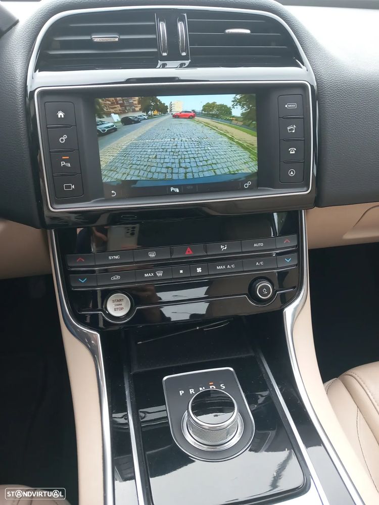 Jaguar XE 2.0 D R-Sport Aut. - 17