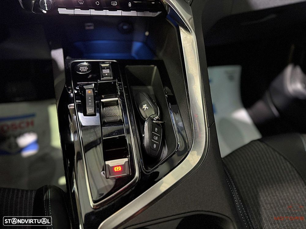 Peugeot 3008 1.2 PureTech Allure Pack EAT8 - 27