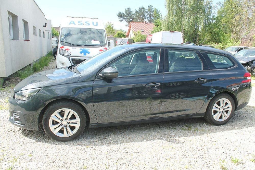Peugeot 308 - 8