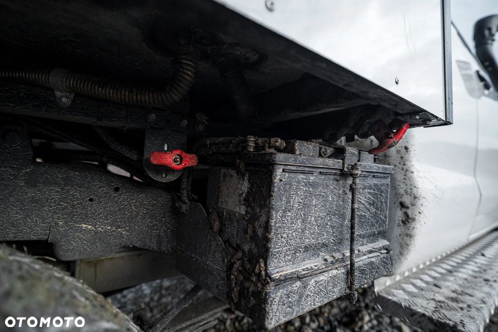 Toyota Hilux 4x4 Extra Cab - 37