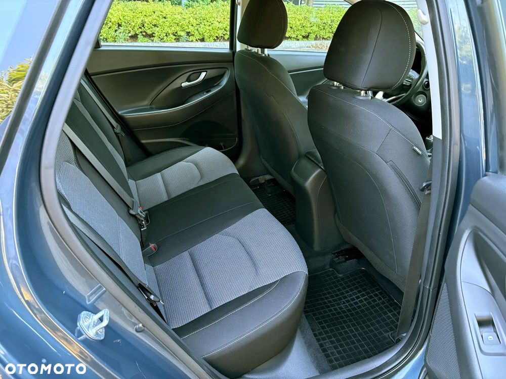 Hyundai i30 1.5 DPI Modern - 10