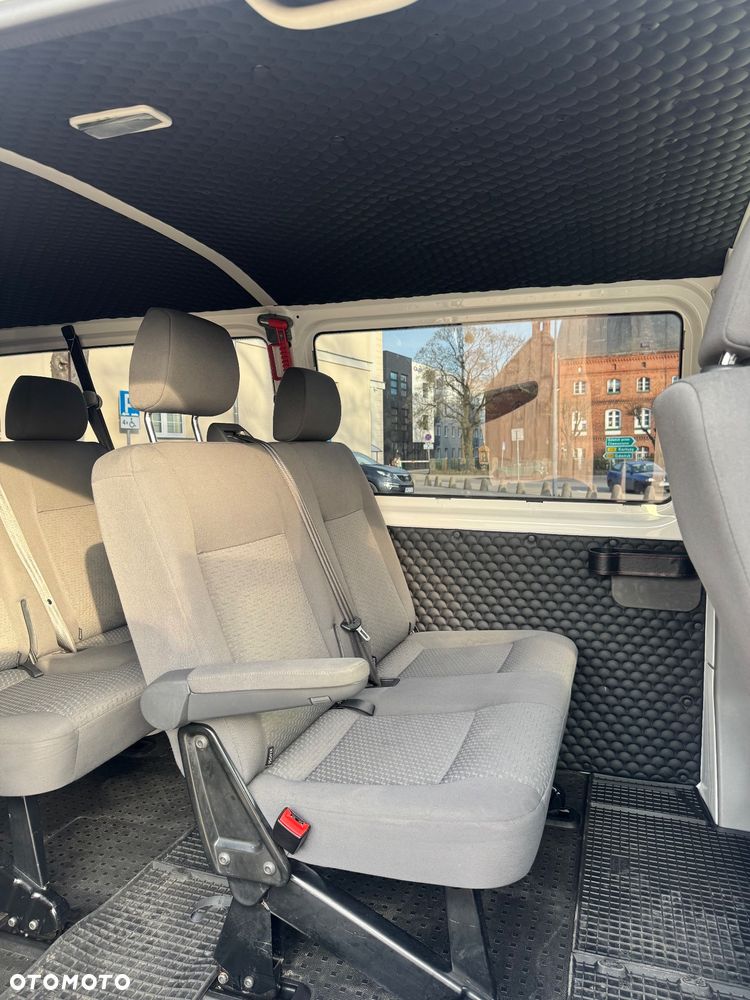 Volkswagen Caravelle - 22