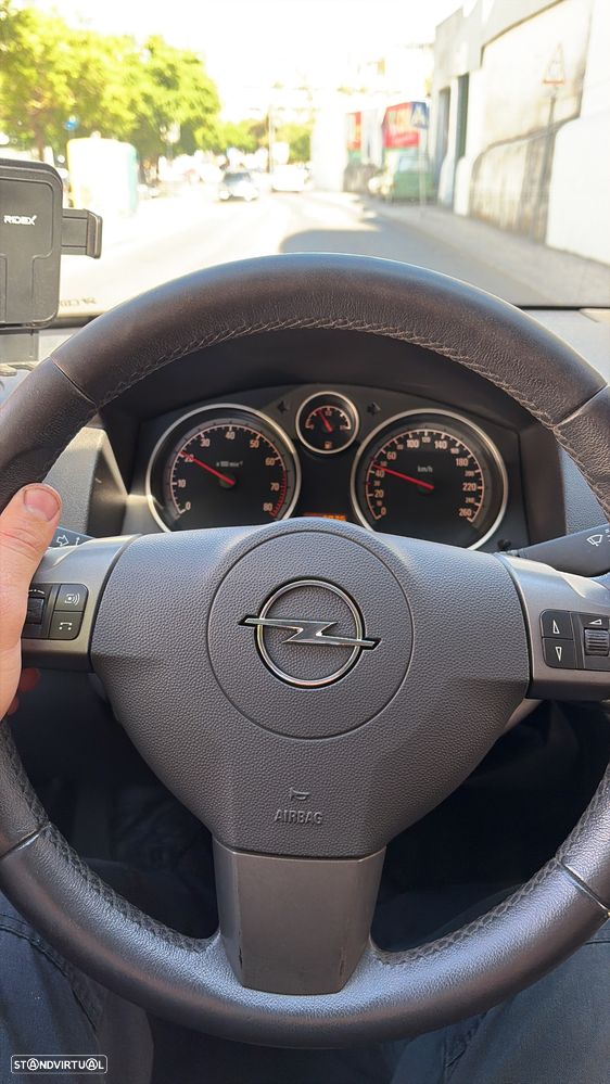 Opel Astra 2005 photo 2